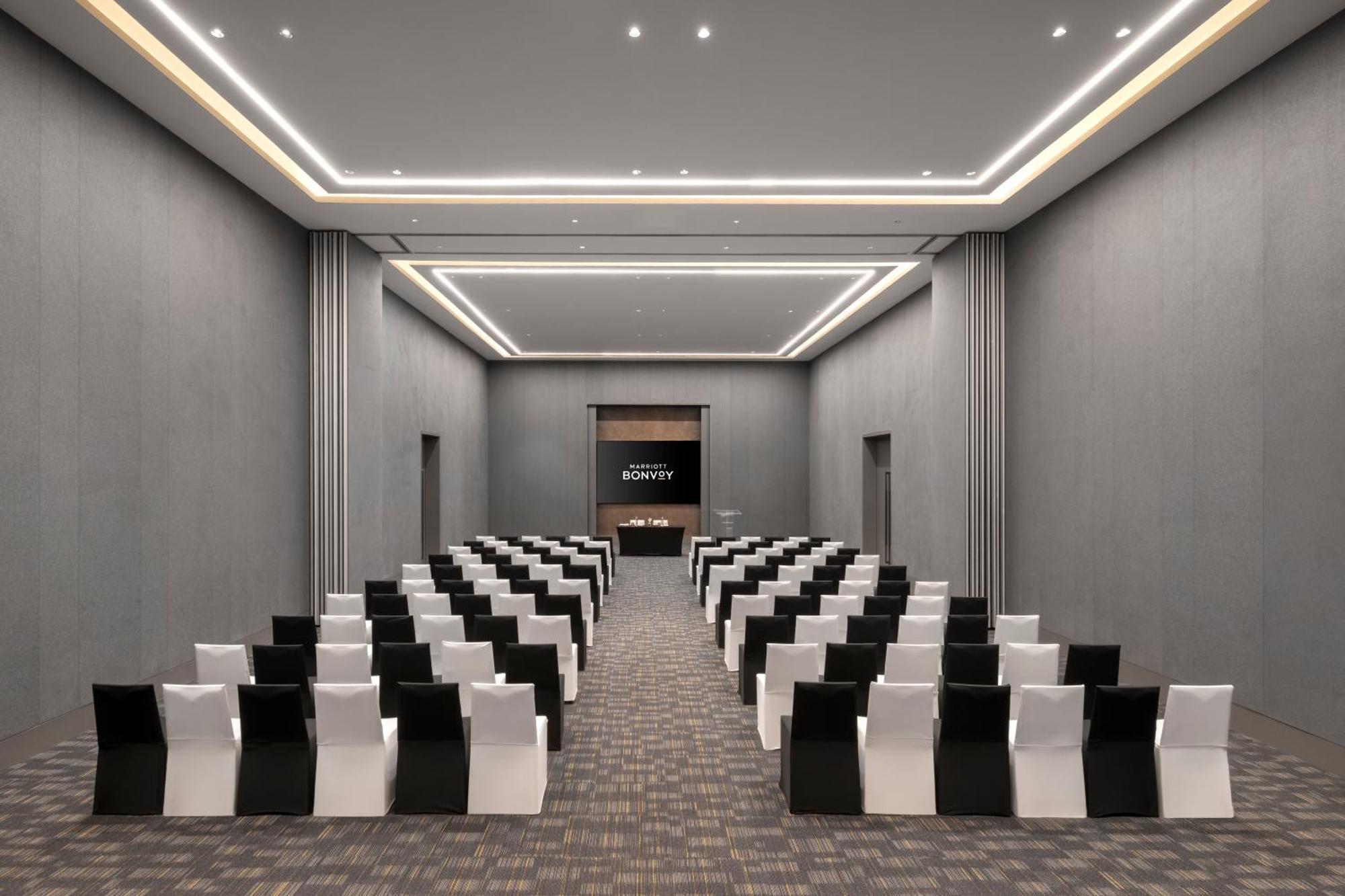 Hotel Moxy Bengaluru Airport Prestige Tech Cloud Devanahalli Exteriér fotografie
